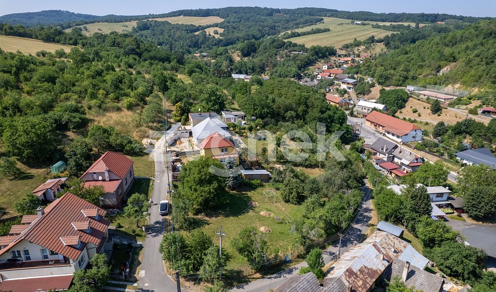 Prodej stavebního pozemku 1 282 m², Košíky – náhled fotky 4
