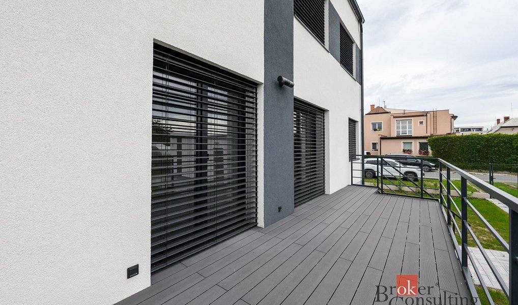 Prodej domu 218 m² s pozemkem 458 m², Plzeň – náhled fotky 9