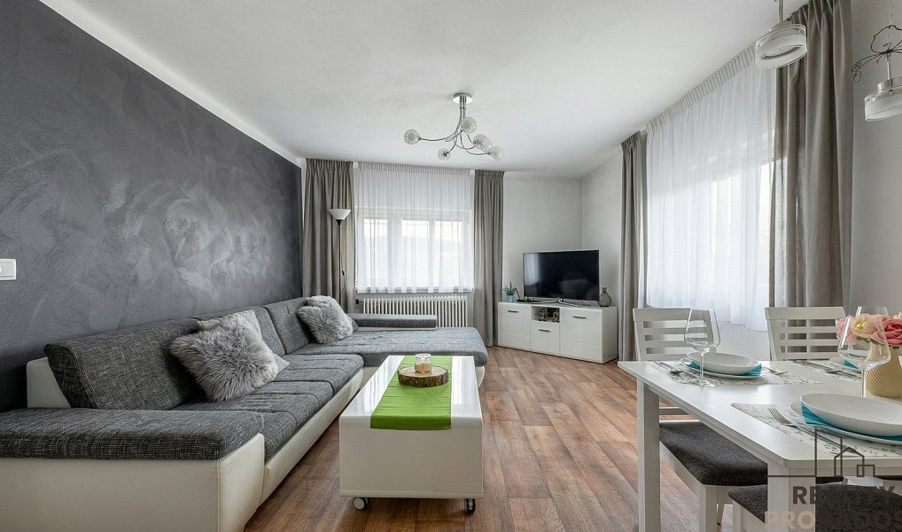 Prodej domu 200 m² s pozemkem 1 688 m², Plzeň – náhled fotky 2