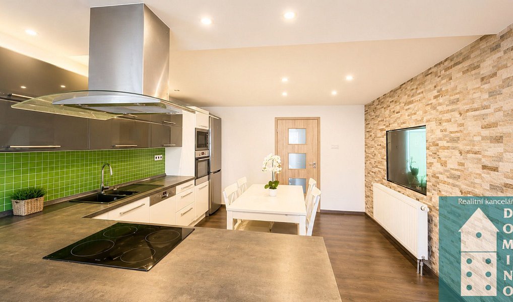 Prodej domu 241 m² s pozemkem 341 m², Halenkovice – náhled fotky 8