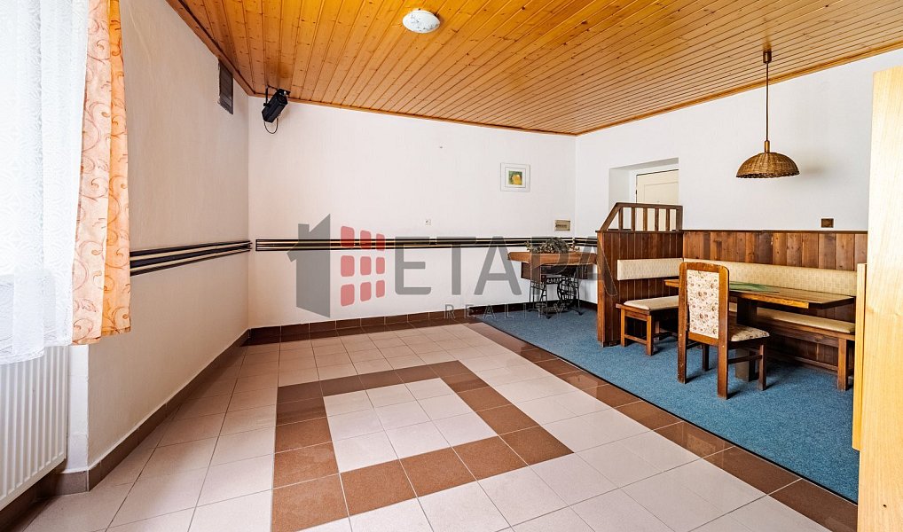 Prodej ubytovacího objektu 432 m², Ražice – náhled fotky 19