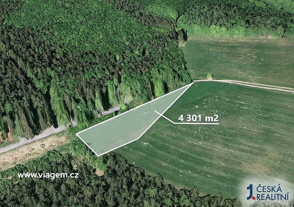 Pole 4 301 m² – pohled 2