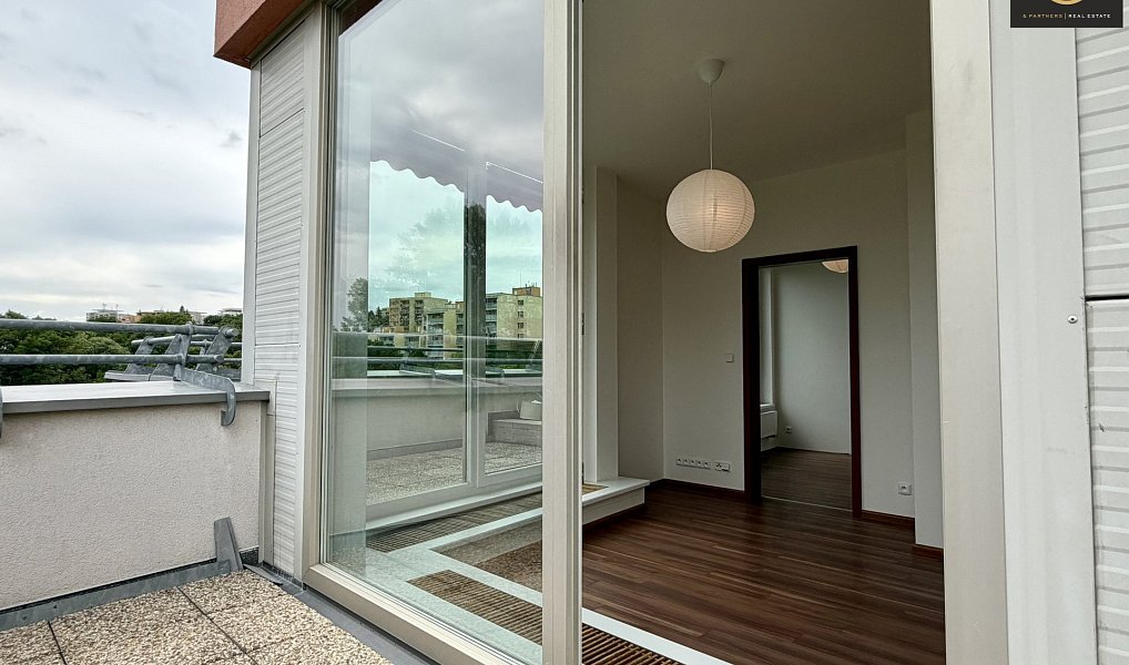 Pronájem bytu 2+kk 40 m², Praha – fotka 1 z 12