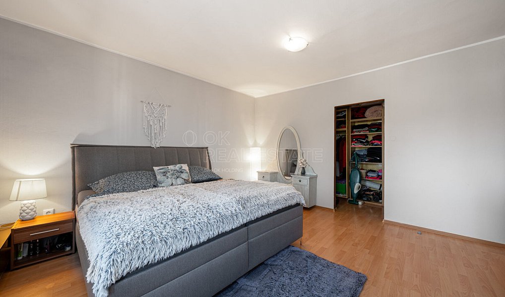 Prodej bytu 3+1 89 m², Ostrov – náhled fotky 8