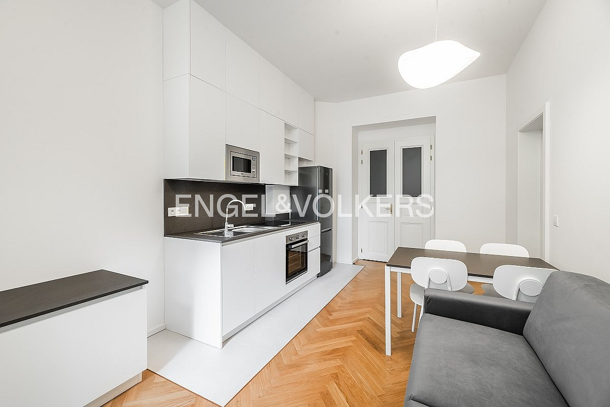 Pronájem bytu 2+kk 49 m² – fotografie 2
