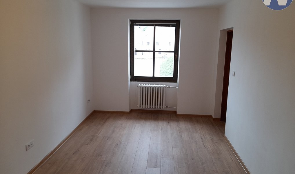Pronájem bytu 2+kk 34 m², Husinec – náhled fotky 9