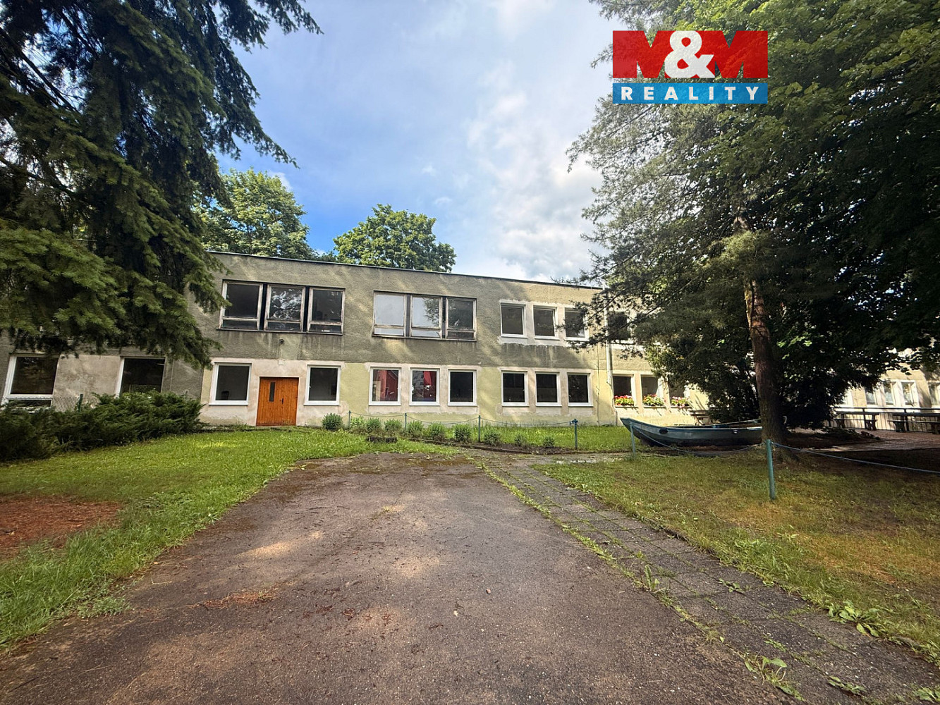 Pronájem obchodních prostor 150 m²