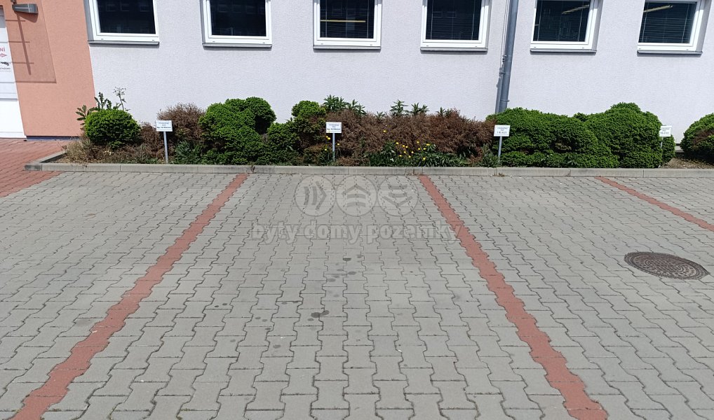 Pronájem parkovacího místa, 11 m2, Opava, ul. Těšínská, Opava – náhled fotky 2