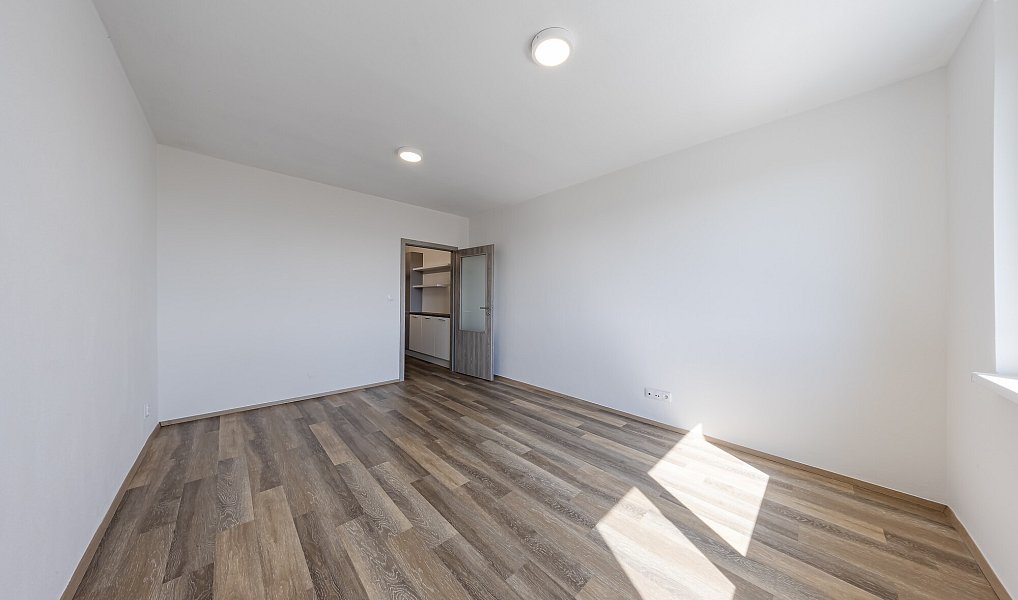 Pronájem bytu 1+kk 27 m², Uherské Hradiště – náhled fotky 3