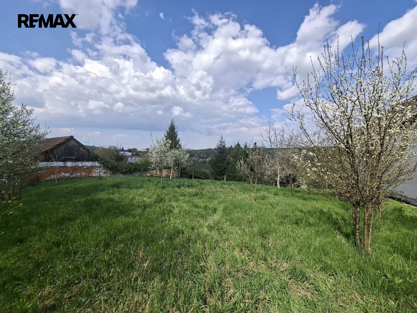 Prodej stavebního pozemku 842 m²