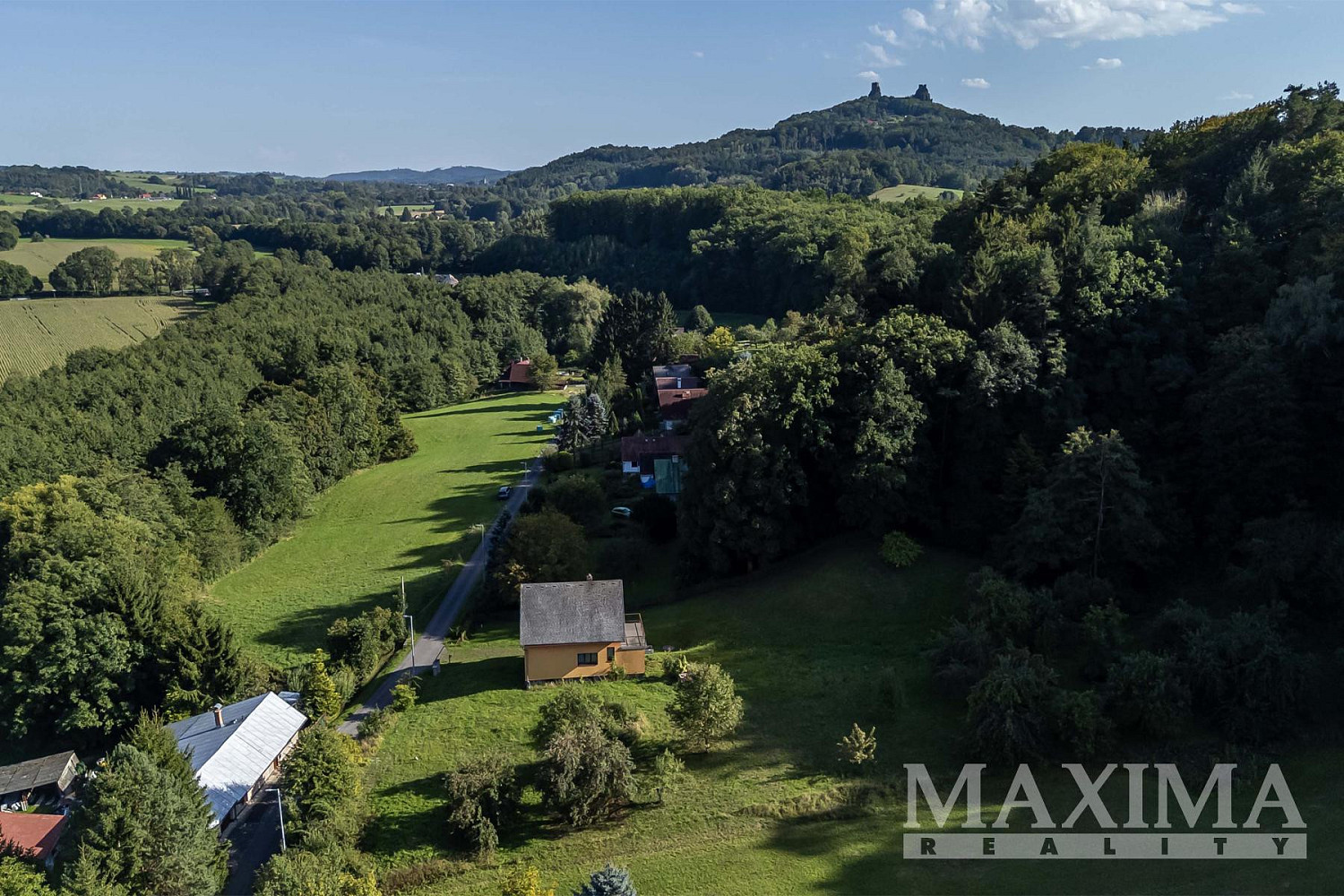 Prodej stavebního pozemku 3 738 m²