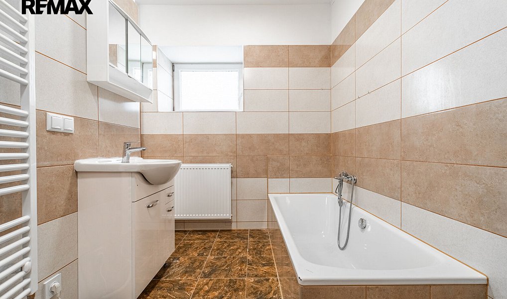 Pronájem domu 173 m² s pozemkem 180 m², Horní Lukavice – náhled fotky 11