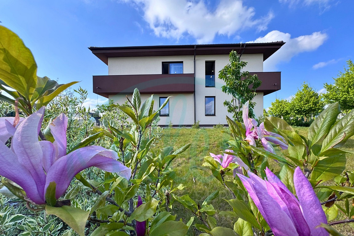 Prodej domu 244 m² s pozemkem 972 m²
