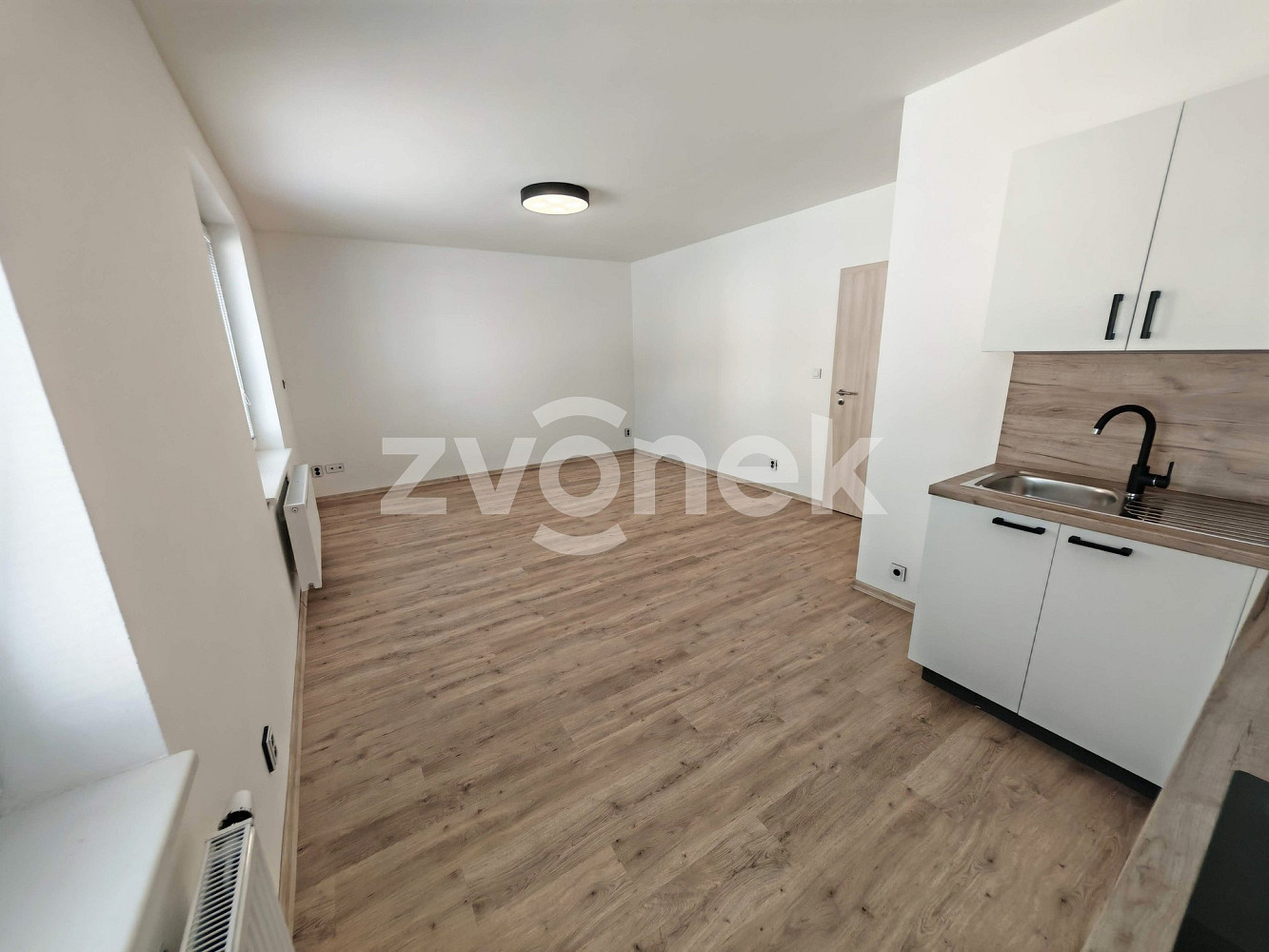 Pronájem bytu 2+kk 45 m² – fotografie 3