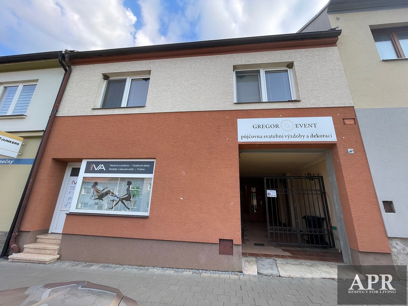 Pronájem obchodních prostor 200 m²