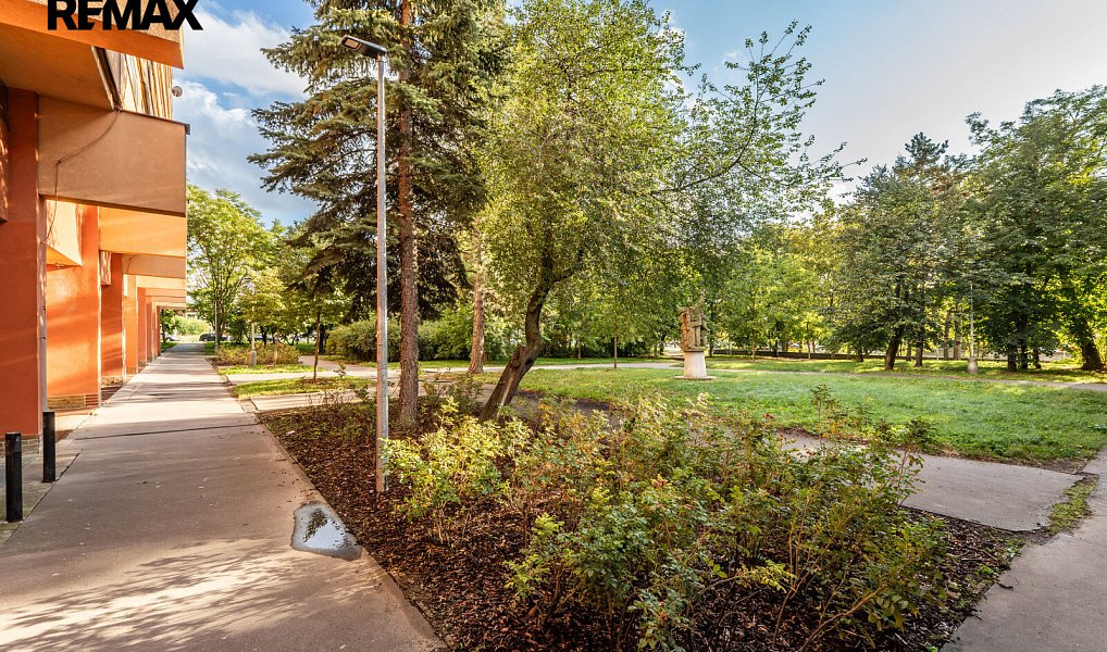 Prodej bytu 1+1 38 m², Praha – náhled fotky 21