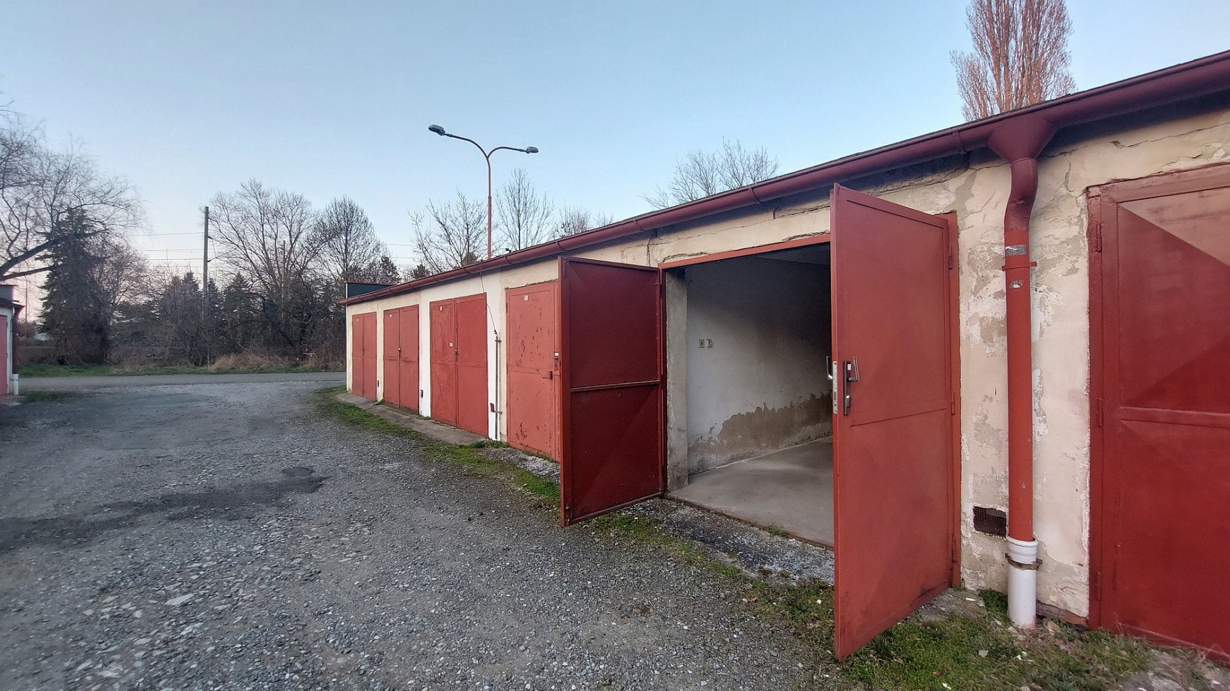 Prodej garáže 17 m2, poděbrady