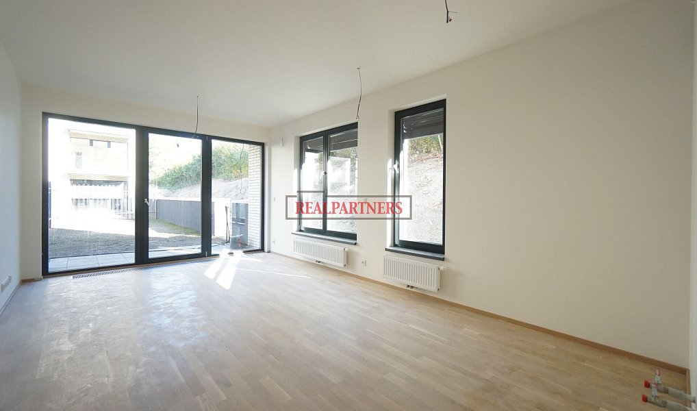 Prodej bytu 1+kk 37 m², Praha – náhled fotky 2