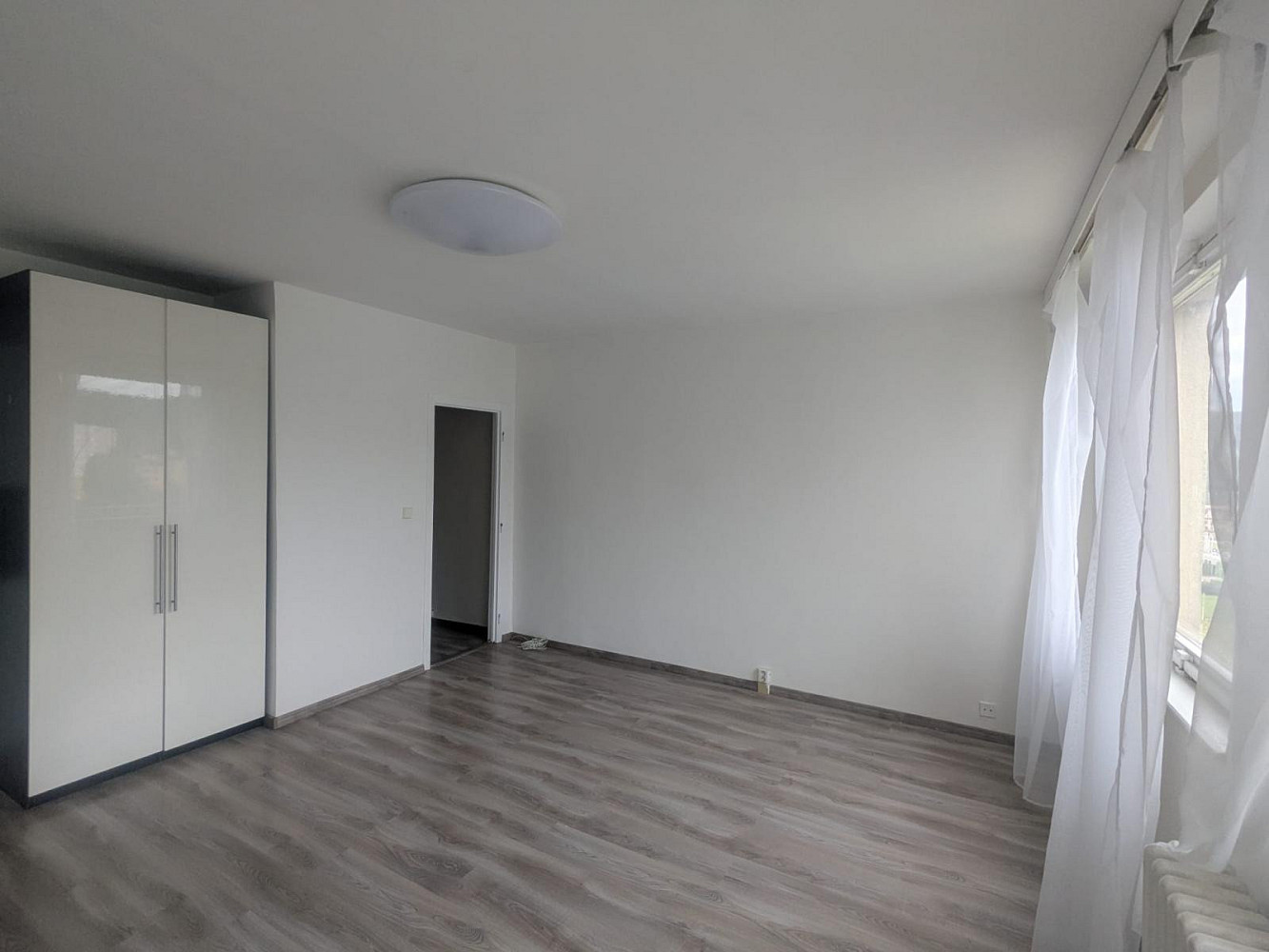 Pronájem bytu 1+kk 31 m² – fotografie 2