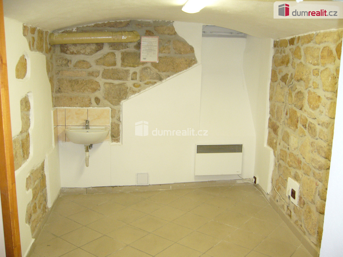 Pronájem obchodních prostor 40 m² — photo 2