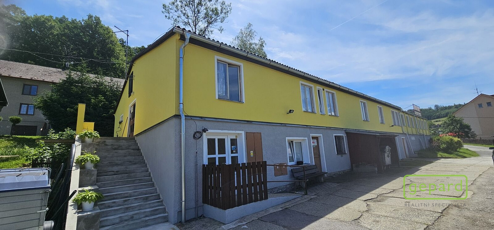 Prodej ubytovacího objektu 800 m² – fotografie 2
