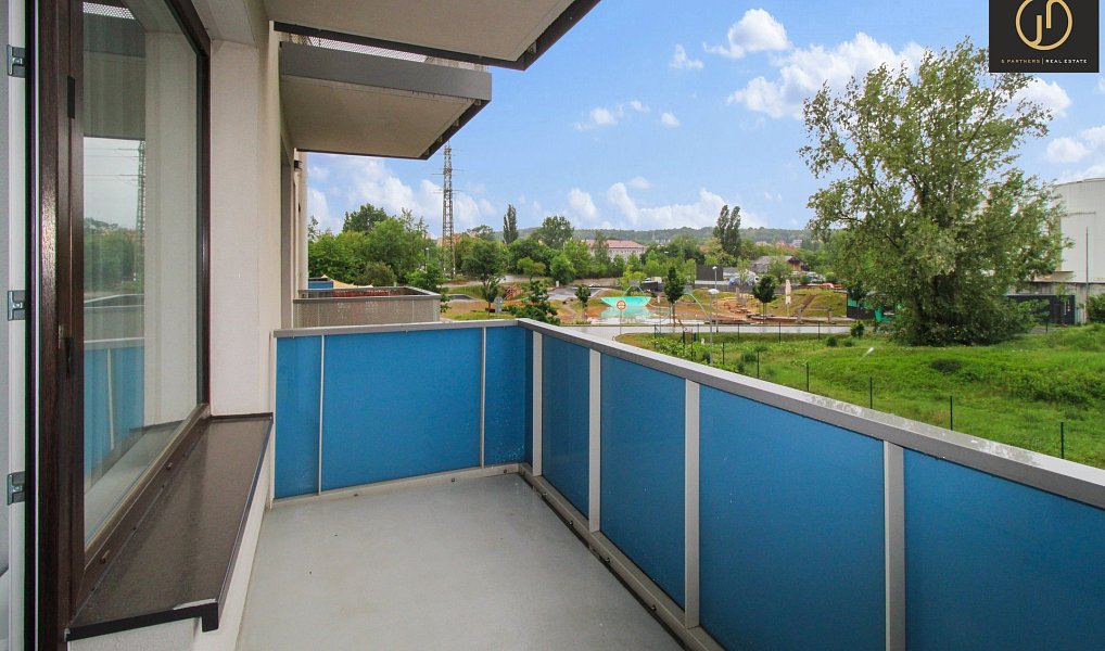 Pronájem bytu 2+kk 58 m², Praha – náhled fotky 12