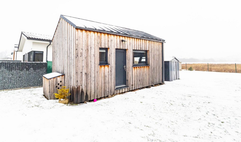 Prodej tiny house 20 m2 - plně vybavený, 2 loft na spaní, koupelna se sprchou, Přelouč – náhled fotky 3