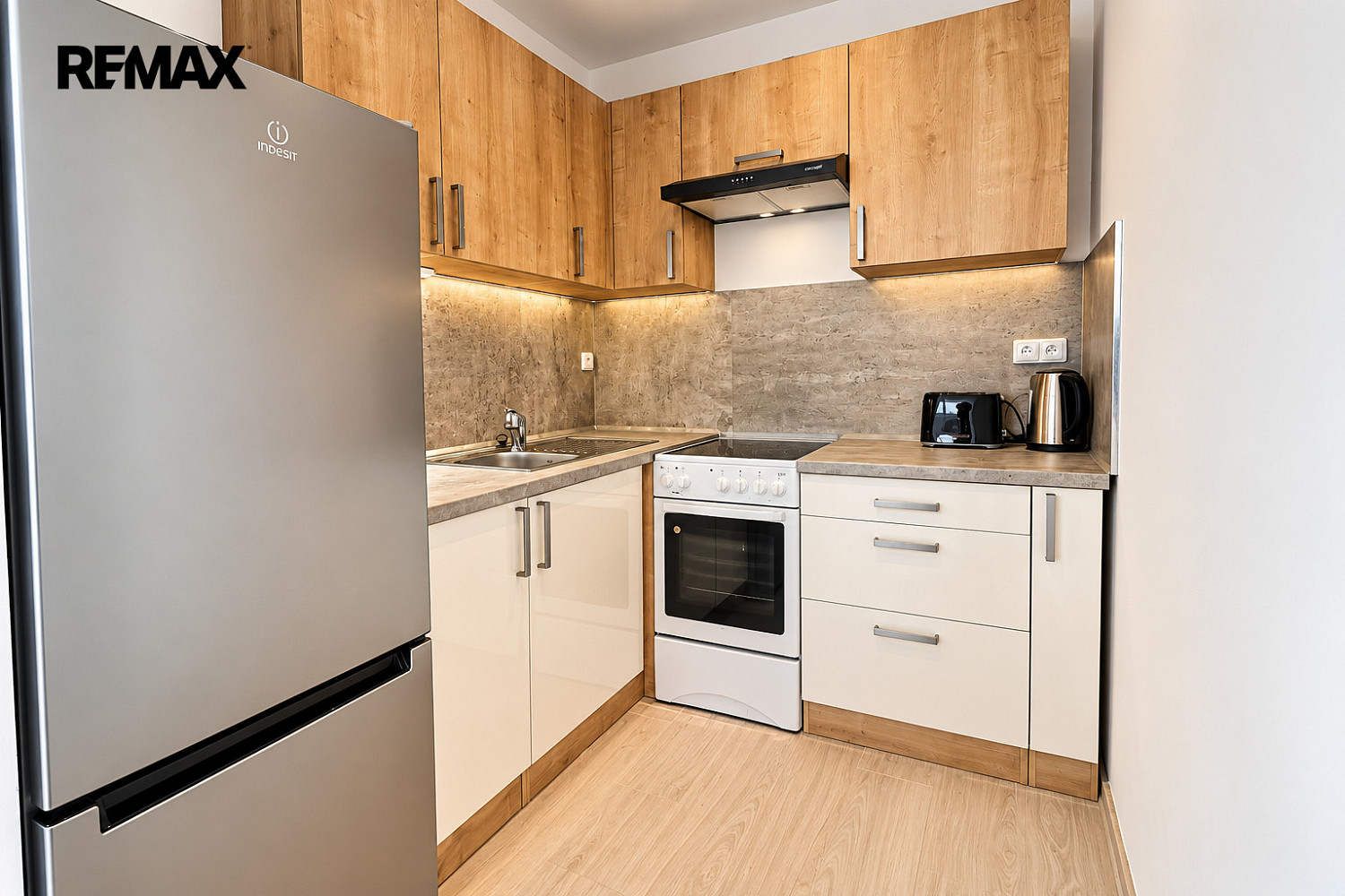 Pronájem bytu 1+kk 34 m² – fotografie 3