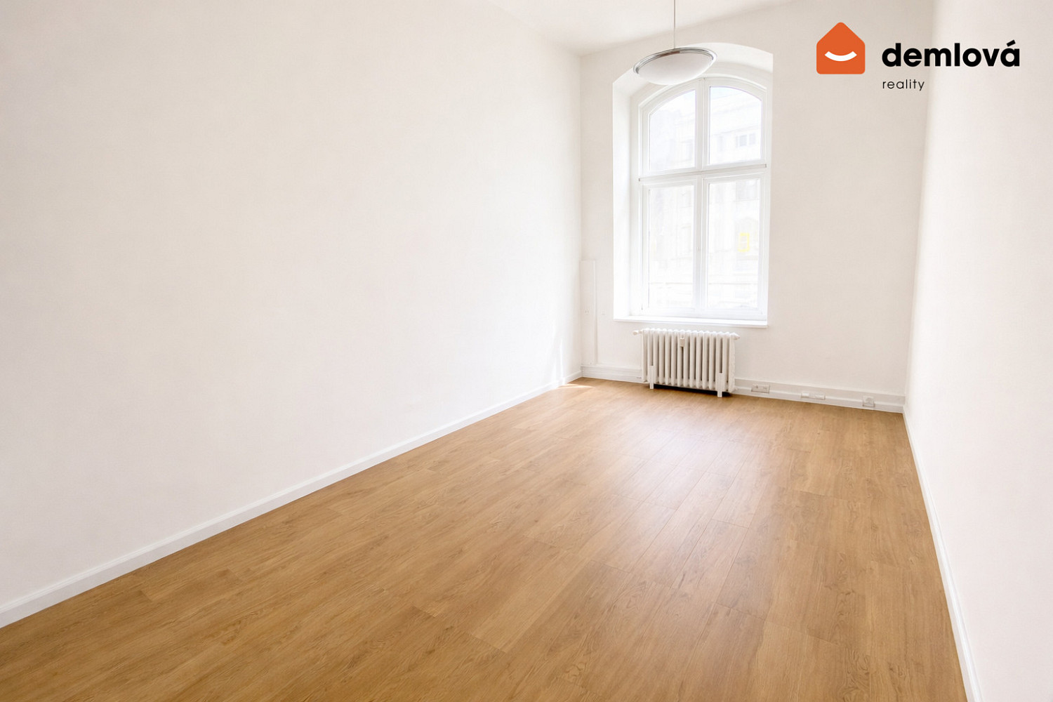Pronájem kanceláře 24 m² – fotografie 4
