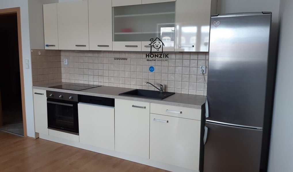 Pronájem bytu 2+kk, 51 m², Benešov