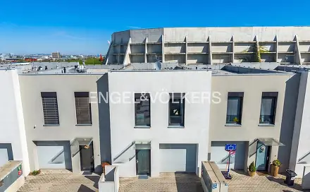 Prodej domu 197 m² s pozemkem 255 m², U Golfu, Praha 10 - Horní Měcholupy