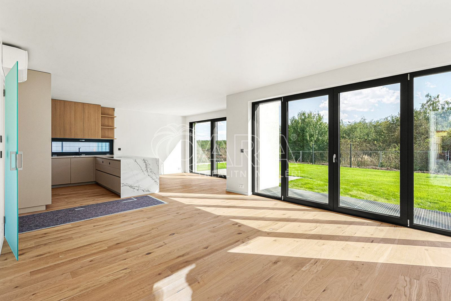 Prodej domu 288 m² s pozemkem 687 m² – fotografie 2