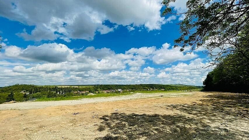 Prodej stavebního pozemku 817 m² – pohled 4