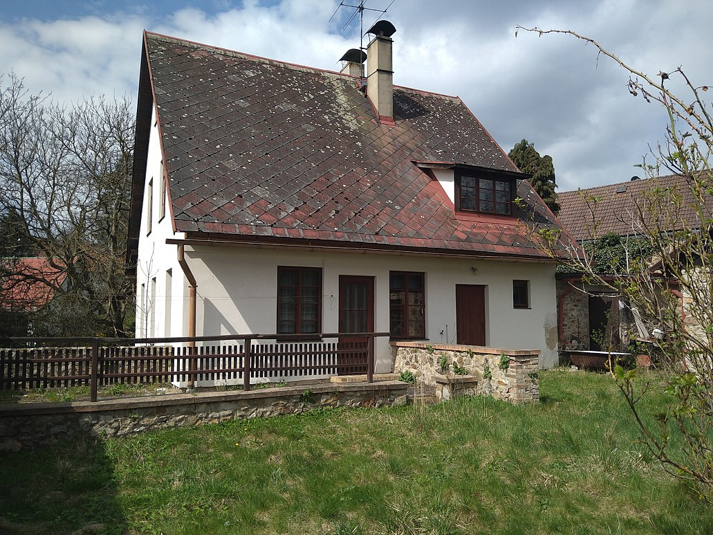 Prodej chalupy 210 m² s pozemkem 1 615 m² – fotografie 2