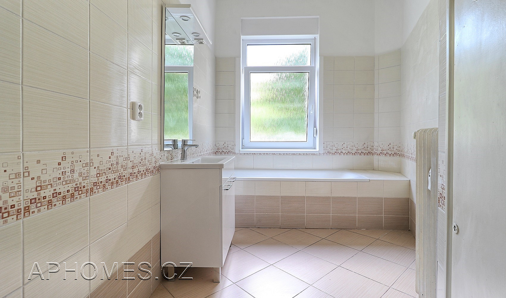 Pronájem bytu 2+1 90 m² — photo 4