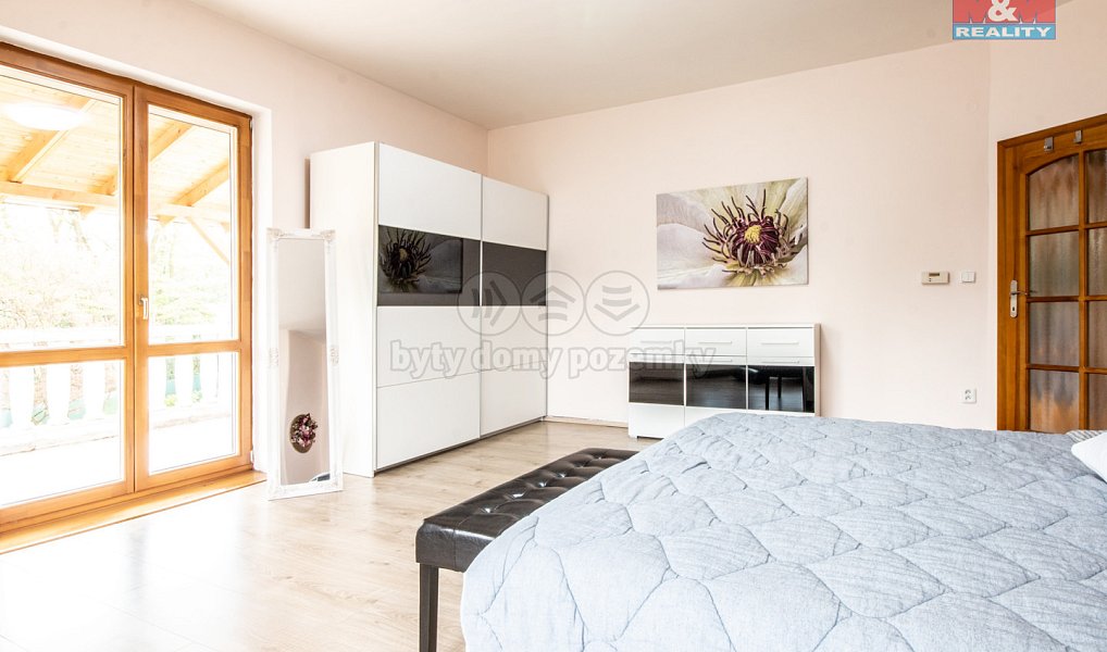 Prodej domu 250 m² s pozemkem 2 077 m², Nový Bor – náhled fotky 15
