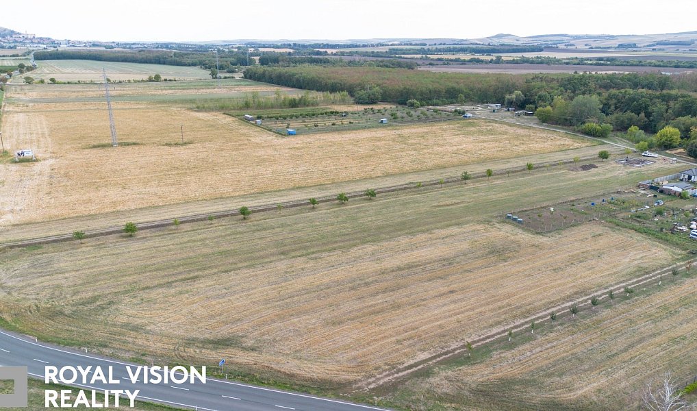 Prodej stavebního pozemku 2 035 m², Březí – náhled fotky 2