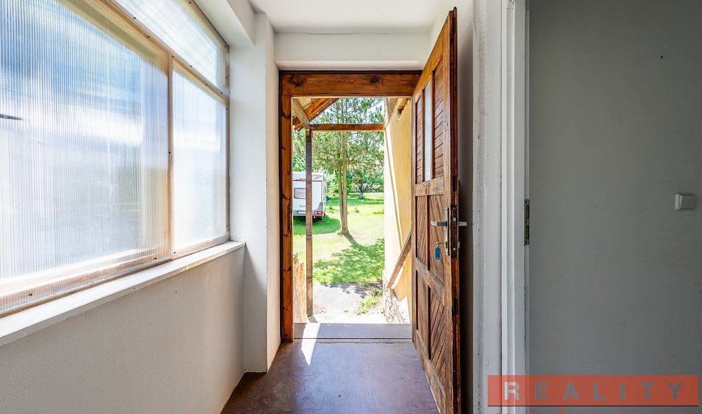 Prodej domu 80 m² s pozemkem 1 042 m², Osek – náhled fotky 11
