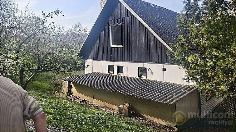 Prodej domu 210 m² s pozemkem 827 m² – fotografie 3