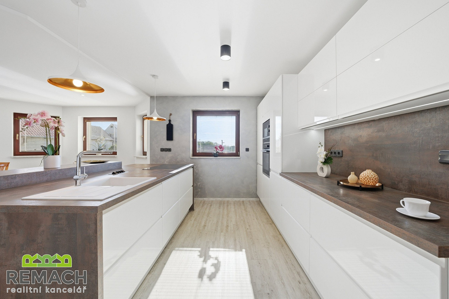 Prodej domu 288 m² s pozemkem 535 m² – fotografie 2