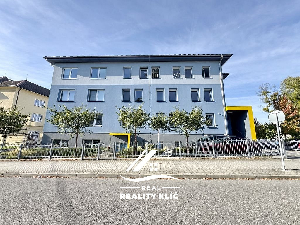 Pronájem kanceláře 57 m² – fotografie 3