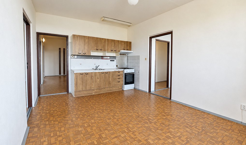 Pronájem bytu 3+1 95 m², Hradec Králové – náhled fotky 2
