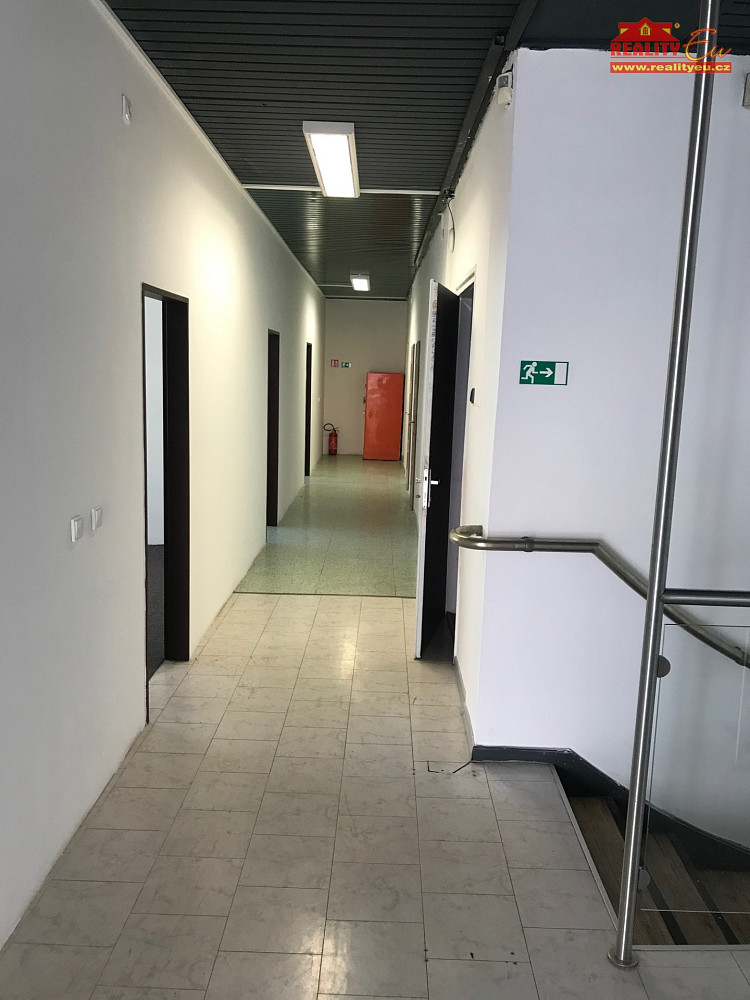 Pronájem obchodních prostor 160 m² – fotografie 5