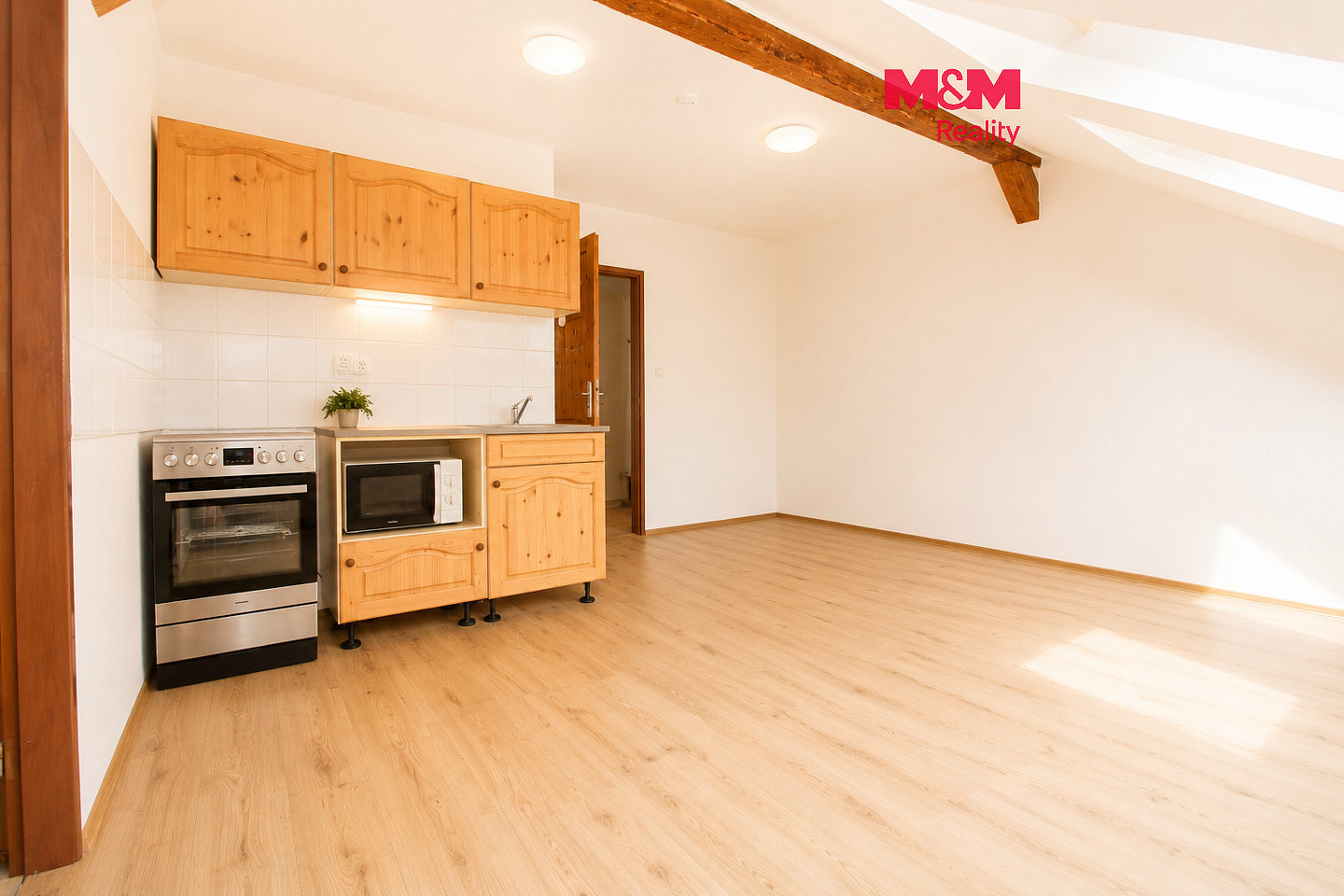 Pronájem bytu 1+1 43 m²