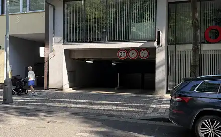Pronájem garážového stání Praha 8, Karlín (Křižíkova), Křižíkova, Praha 8 - Karlín