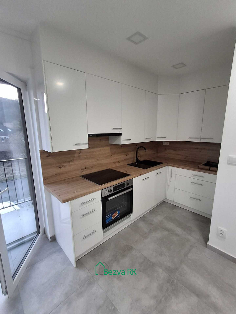Pronájem bytu 2+kk 48 m² – fotografie 3