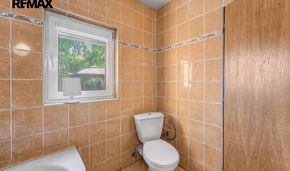 Prodej domu 222 m² s pozemkem 1 257 m², Kly – náhled fotky 37
