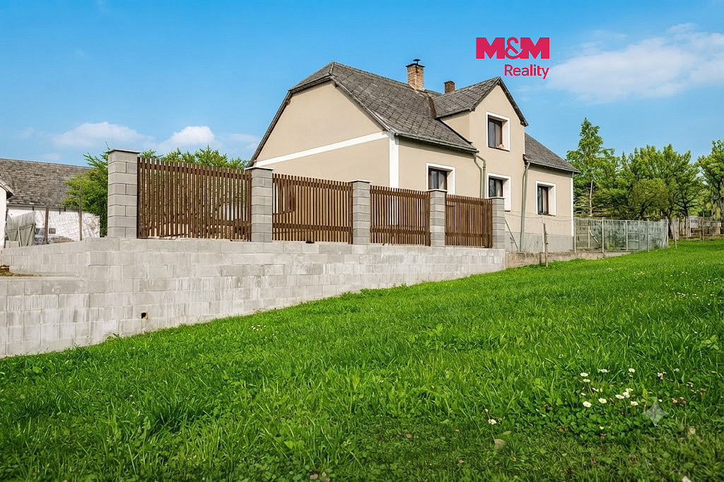 Prodej domu 112 m² s pozemkem 13 369 m²