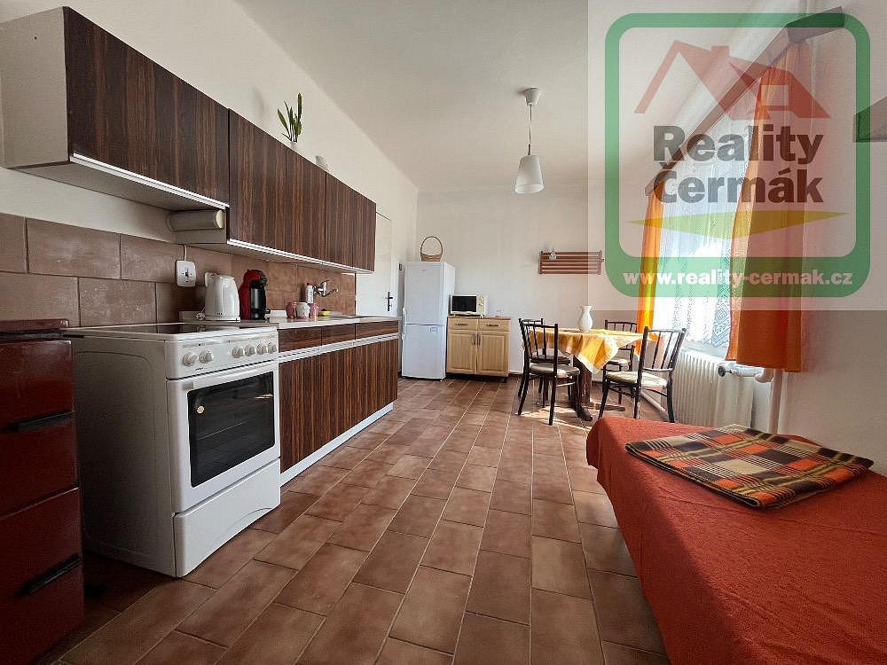 Prodej domu 265 m² s pozemkem 589 m² – fotografie 3