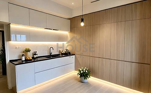Prodej bytu 2+kk 38 m², Na domovině, Praha 4 - Libuš